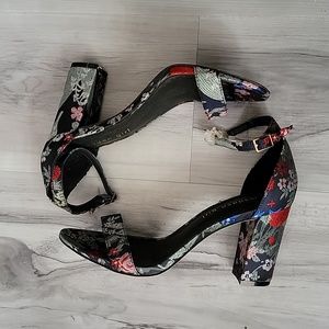 Steve Madden/Madden Girl Carrson Floral Embroidered‎ Heels Ankle Strap New